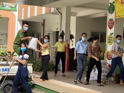 Trường Mầm non Lê Trọng Tấn chung tay phòng chống dịch Covid 19.
