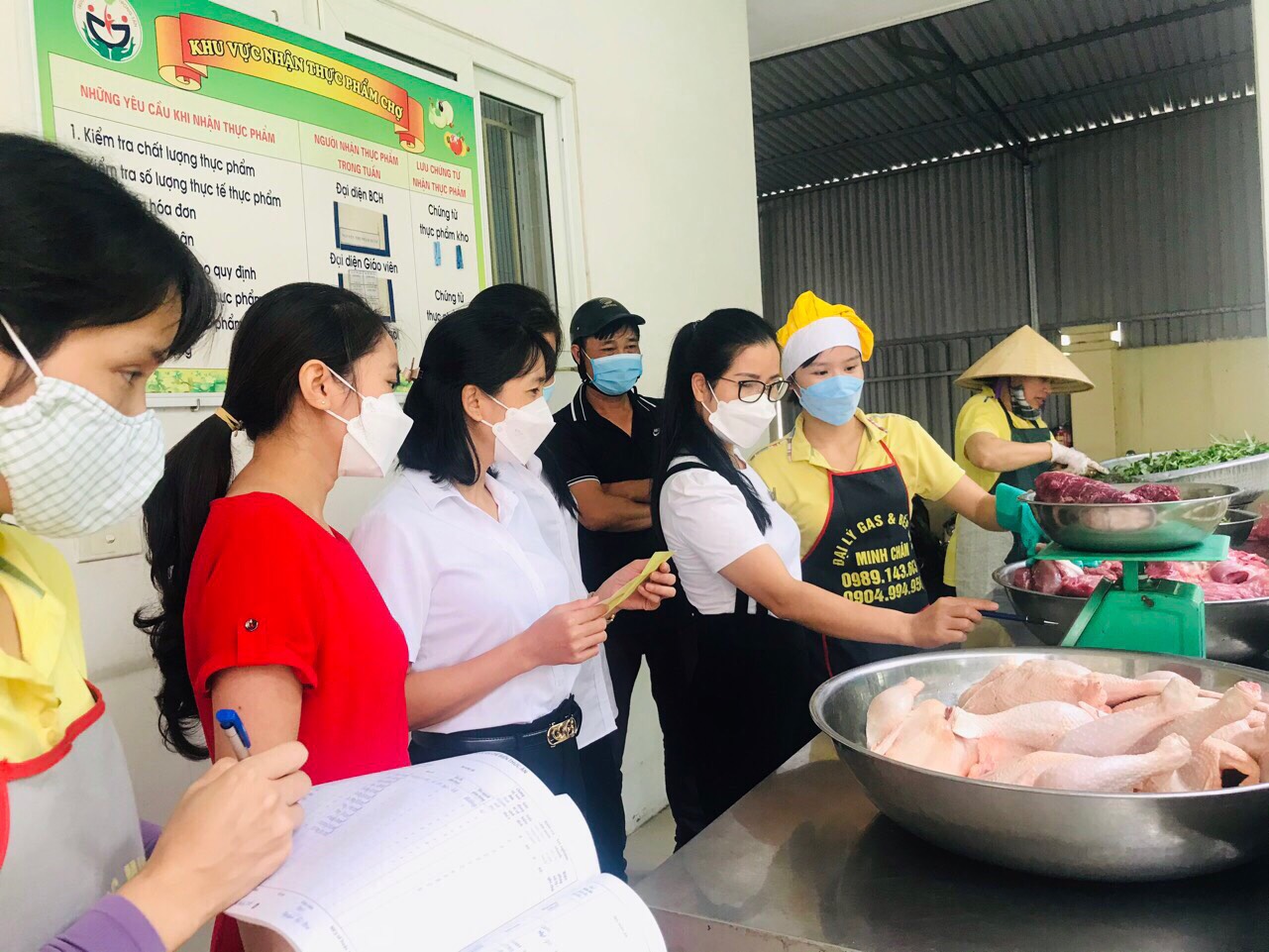 day du cac thanh phan nhan thuc pham